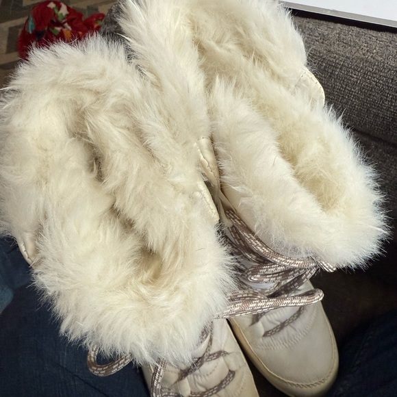 Sorel Women's White Winter Boots, Chic, Cozy, Comfy On Cold, Snowy Days. Sz 8.5 - Picture 8 of 10